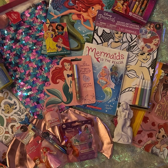 NEW:Kid Pack Over 200 ITEMS Disney Princesses: The Little Mermaid Themed Set #2 - Picture 5 of 11